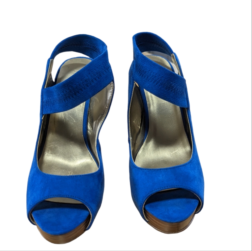 Size 6.5 Le Chateau blue swede pumps